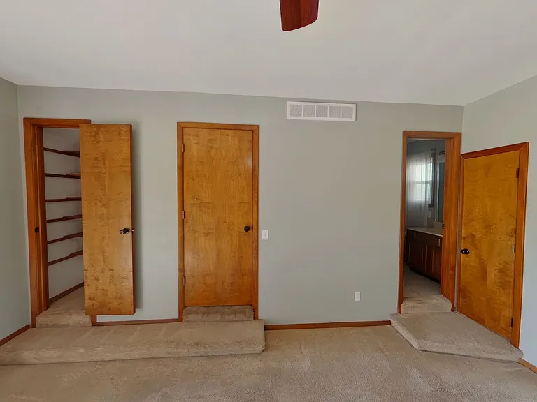 108 Aaron Dr — Photo 15