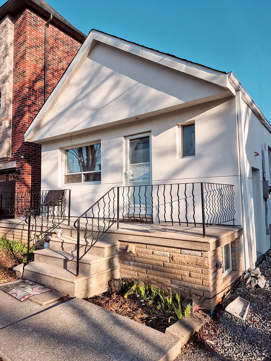20 Braeburn Ave photo 1