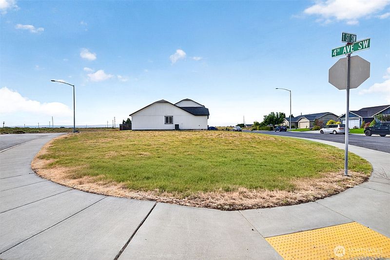 3rd image of 420 T Street SW