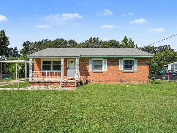 7025 Ryan St, Fayetteville, NC 28314