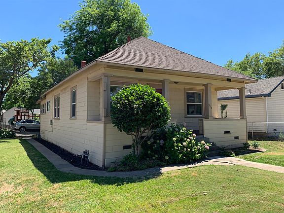 2nd image of 212 Douglas Blvd