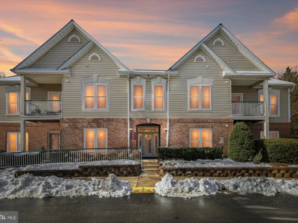 6530 Grange Ln Unit 104, Alexandria, VA 22315