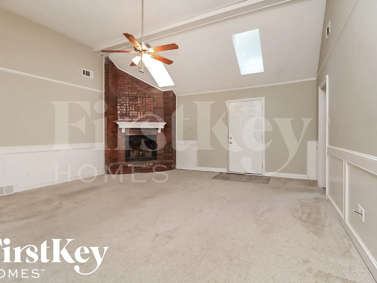 3 bed, 2.5 bath, 2246 sqft, $2,200 — Photo 3