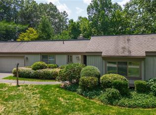 35 Heritage Cir #B, Southbury, CT