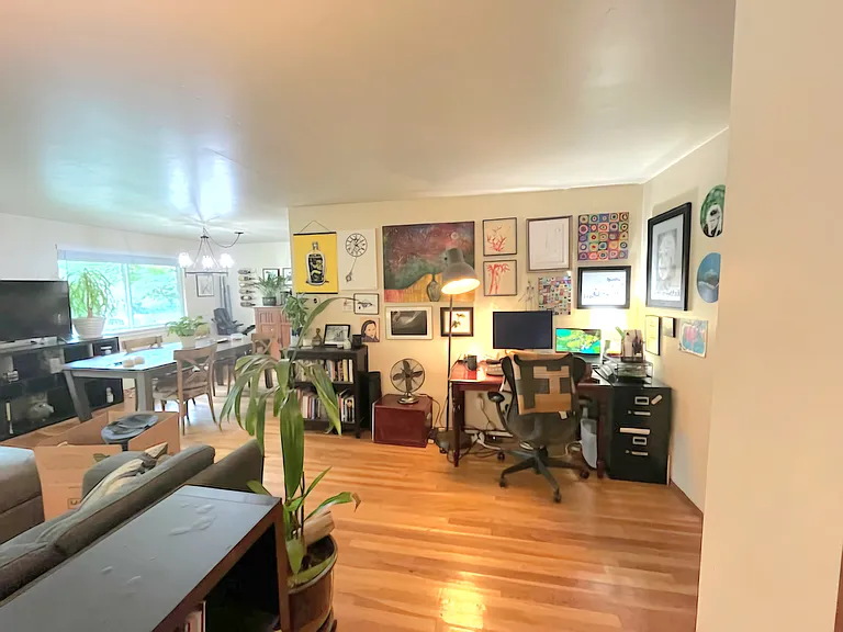 817 NW Market St — Photo 7