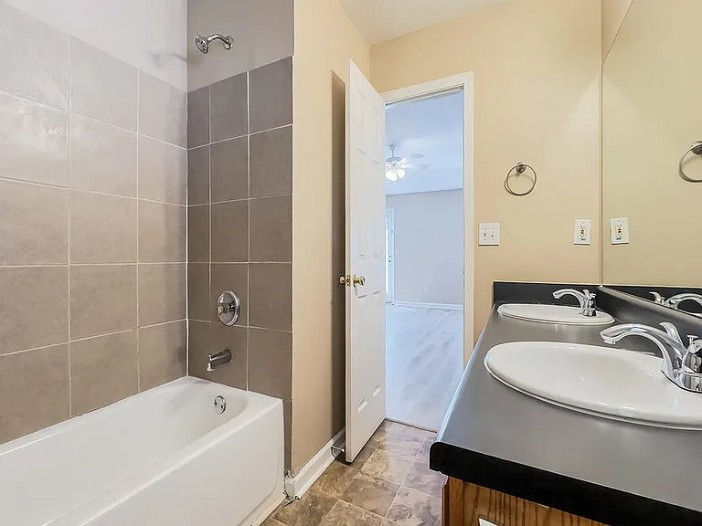 1116 Kramden Ct — Photo 11