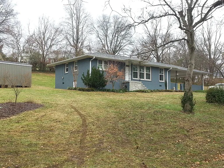 179 Briggs Ave — Photo 4