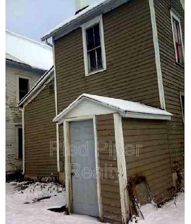 1st image of 215 W Homer St