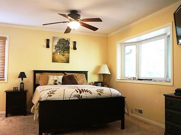4th image of 5743 Parkland Dr