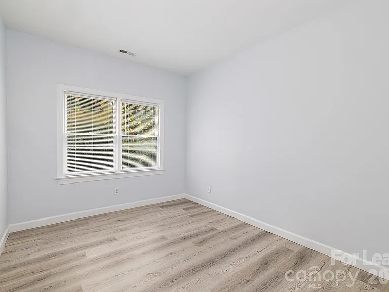 5238 Downing Creek Dr — Photo 26