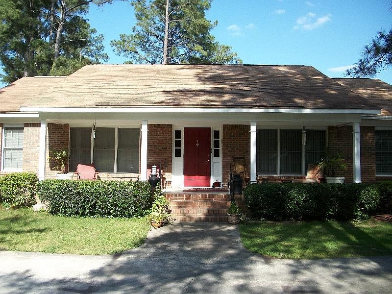 Front (door to apt inside entrance)