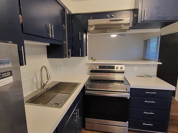 4th image of 3750 Newland St #3
