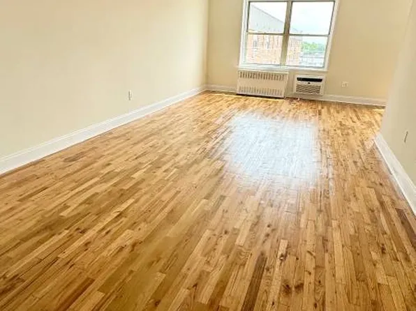 30 Wendell St #20, Hempstead, NY 11550