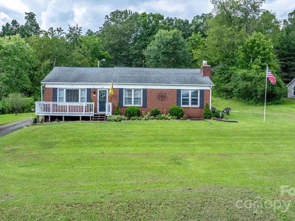 1238 Oaklawn St SE, Lenoir, NC 28645