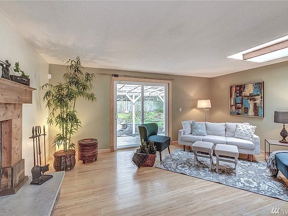4th image of 6909 157th Ct E