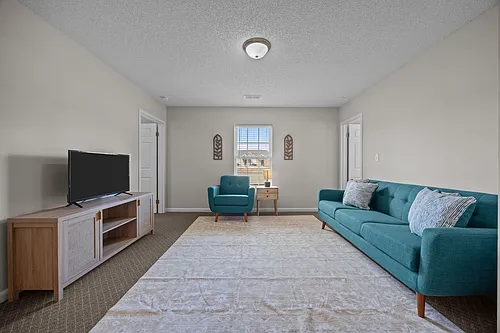 21 Collins Dr #D Photo 1
