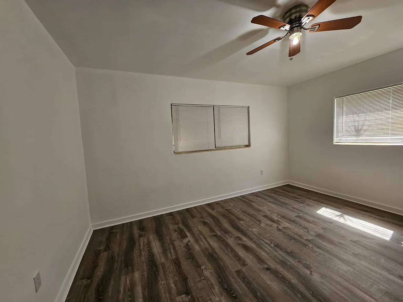 2 bed, 1.0 bath, 1824 sqft, $2,500 — Photo 3