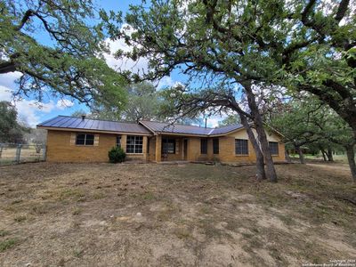825 County Road 320, Floresville, TX, 78114
