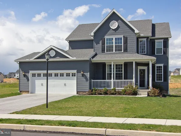 203 Fieldstone Dr, Hanover, PA 17331