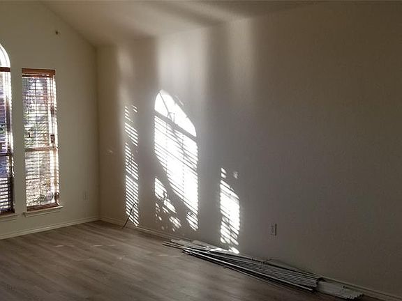4th image of 7524 Vineyard Dr
