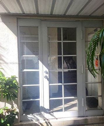 2nd image of 4-215 Sidonia Ave #4
