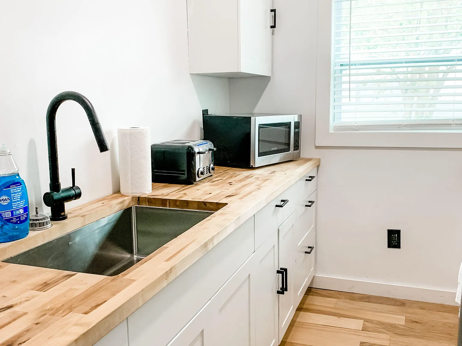4 bed, 8.0 bath, 3188 sqft, $1,074 — Photo 4