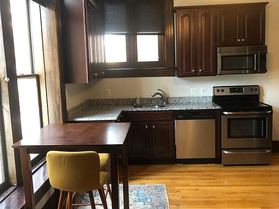 3rd image of 1533 Green St #1W