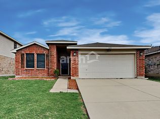 1633 Baxter Springs Dr, Justin, TX 76247