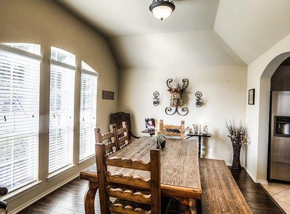 5th image of 1614 Lauren Creek Ln