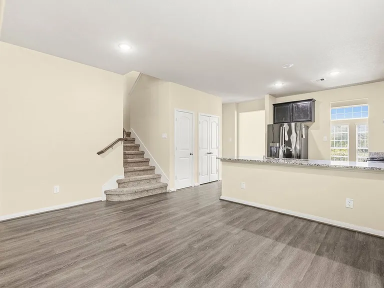 6131 Carpenters Cove Ln — Photo 11