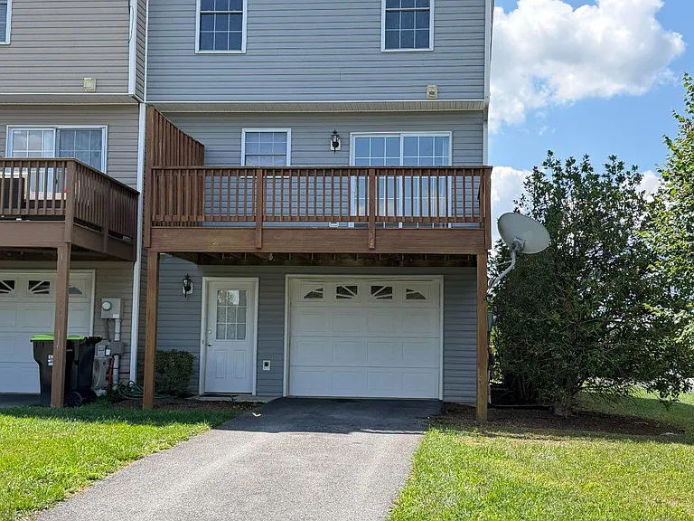 206 Weathervane Dr — Photo 2