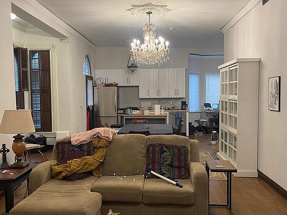 4th image of 2120 N Bissell St #1