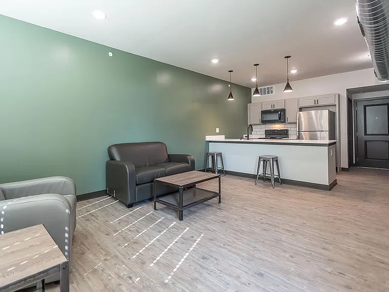 The Bentley Apartments — Photo 86