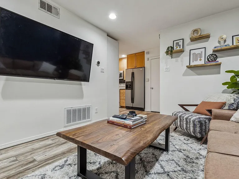 4044 Buena Vista St #117 — Photo 7