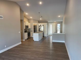 17074 Nicholas St, Omaha, NE 68118