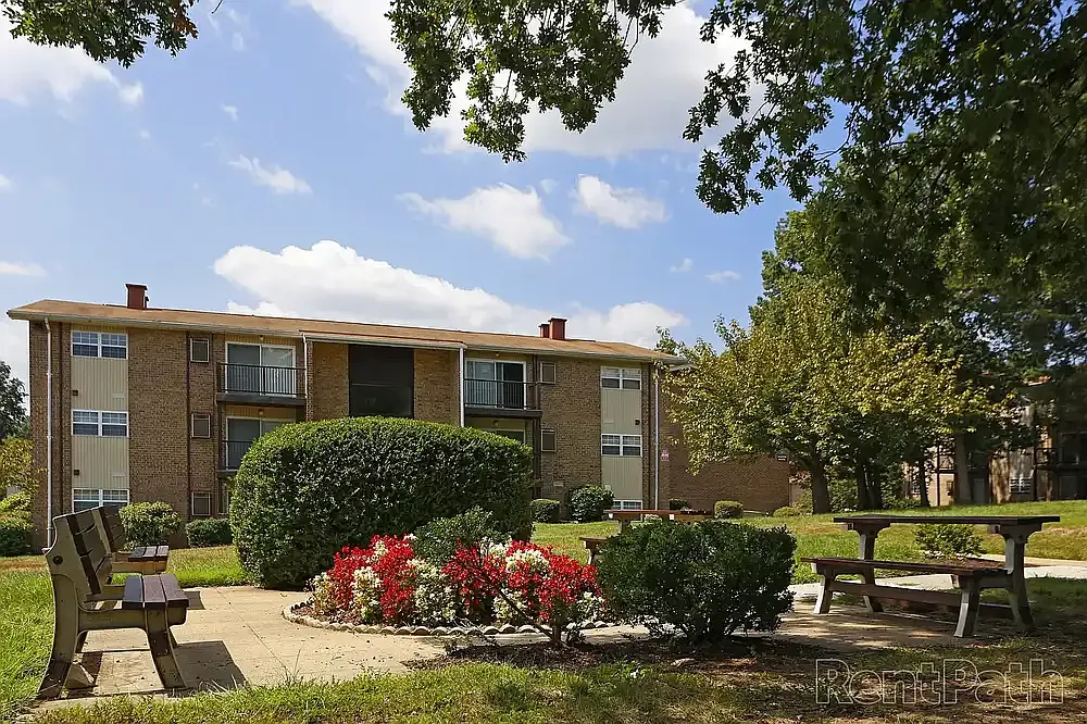 Building Photo - Woodcrest