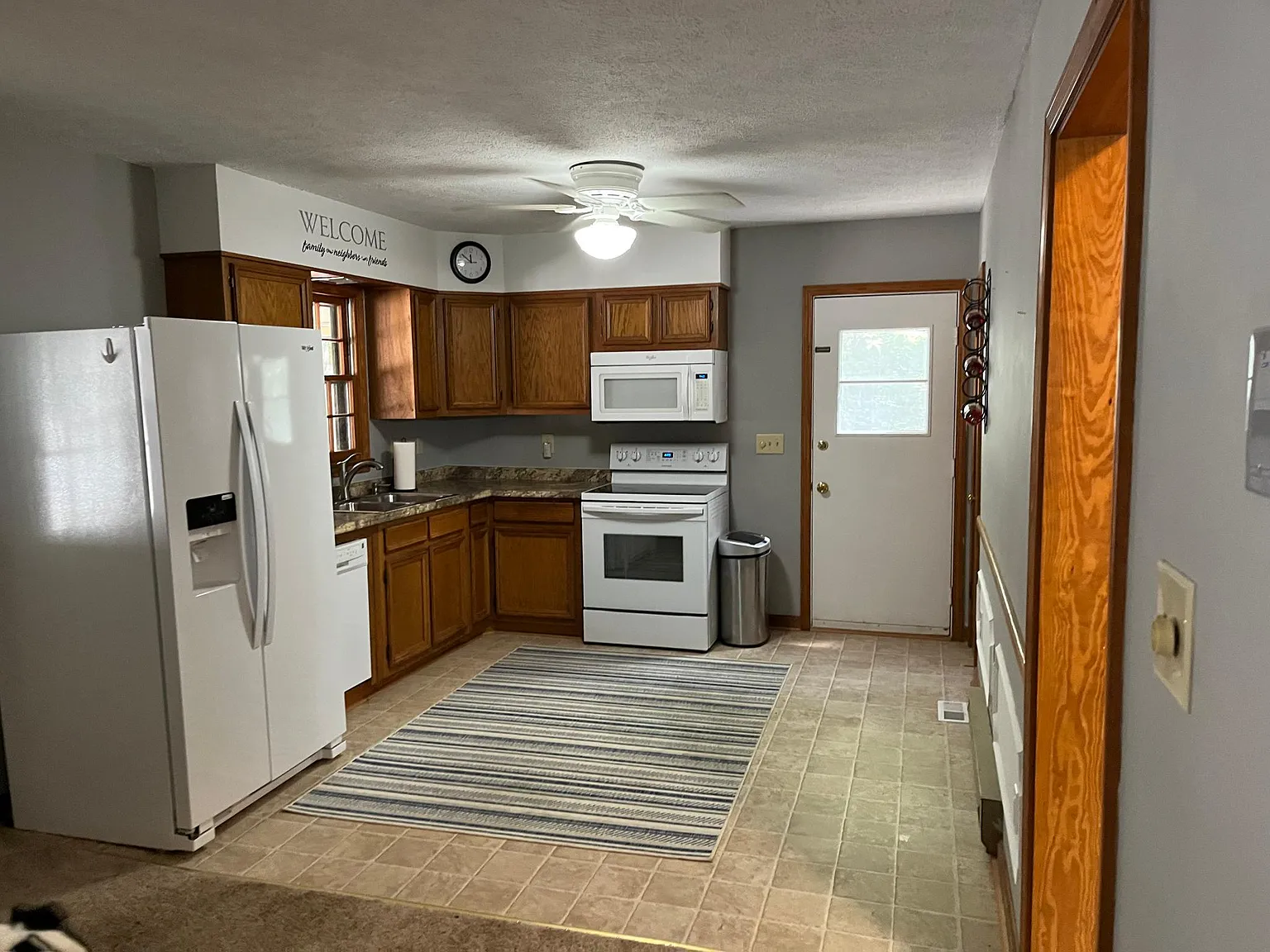 2 bed, 832 sqft, $2,150 — Photo 2