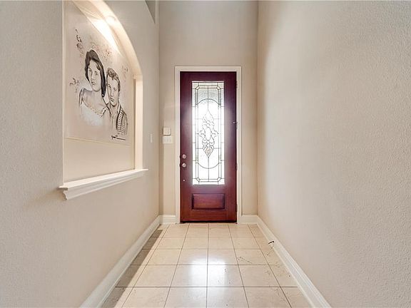 3rd image of 1703 Tamarack Dr