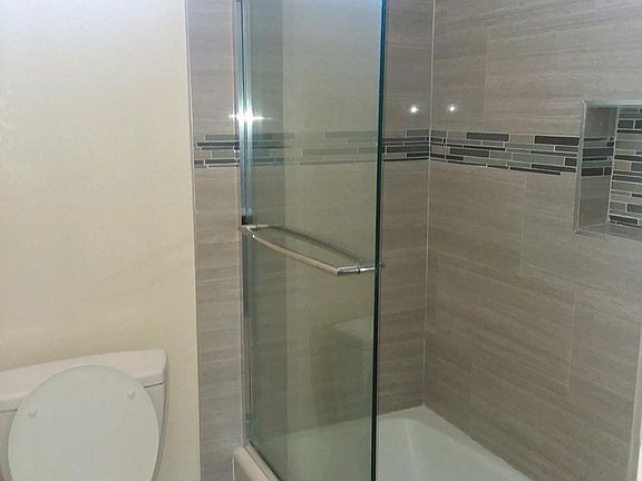 4th image of 855 W 102nd St #9