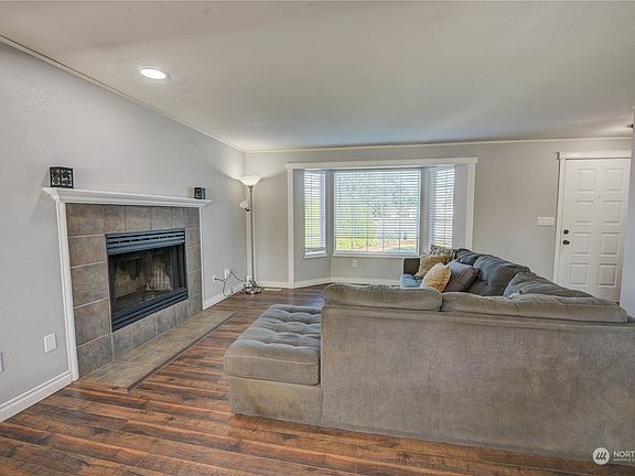 4th image of 416 Homer Avenue SE