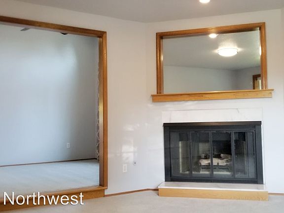 5th image of 3915 Morton Ct SE