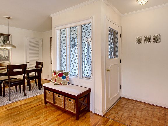 4th image of 1631 Roxbury Rd APT A2