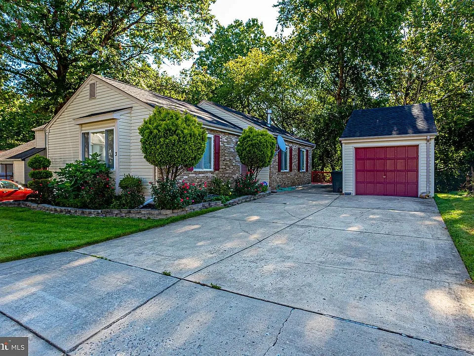 3 Melmark Ct