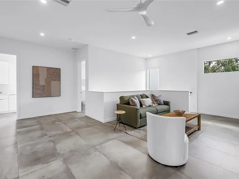 2314 Floyd St — Photo 36
