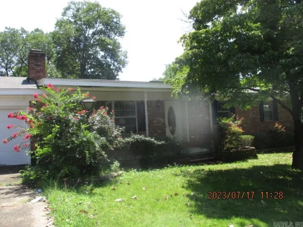 410 Cedarwood St, Hot Springs, AR 71901