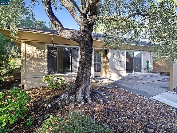 3rd image of 1508 Golden Rain Rd APT 3