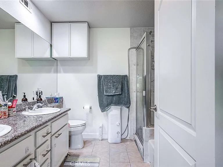 532 N Mariposa Ave #104 — Photo 12