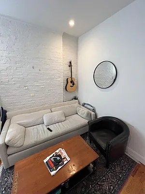 Rented by Point NYC | media 9
