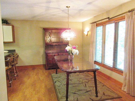 5th image of 520 Rocky Knoll Ln
