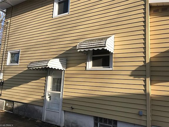 3rd image of 964 Glenwood St NE